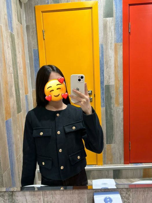 Продаётся женский пиджак.
Состояние отличное, надевался всего 1 раз.
Ц