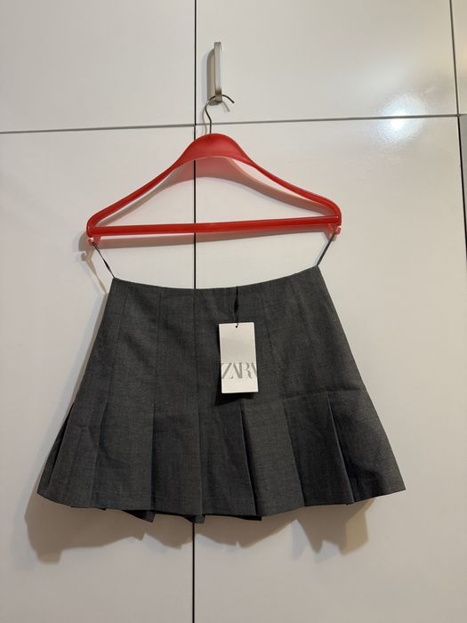 Дамска пола на Zara Guess