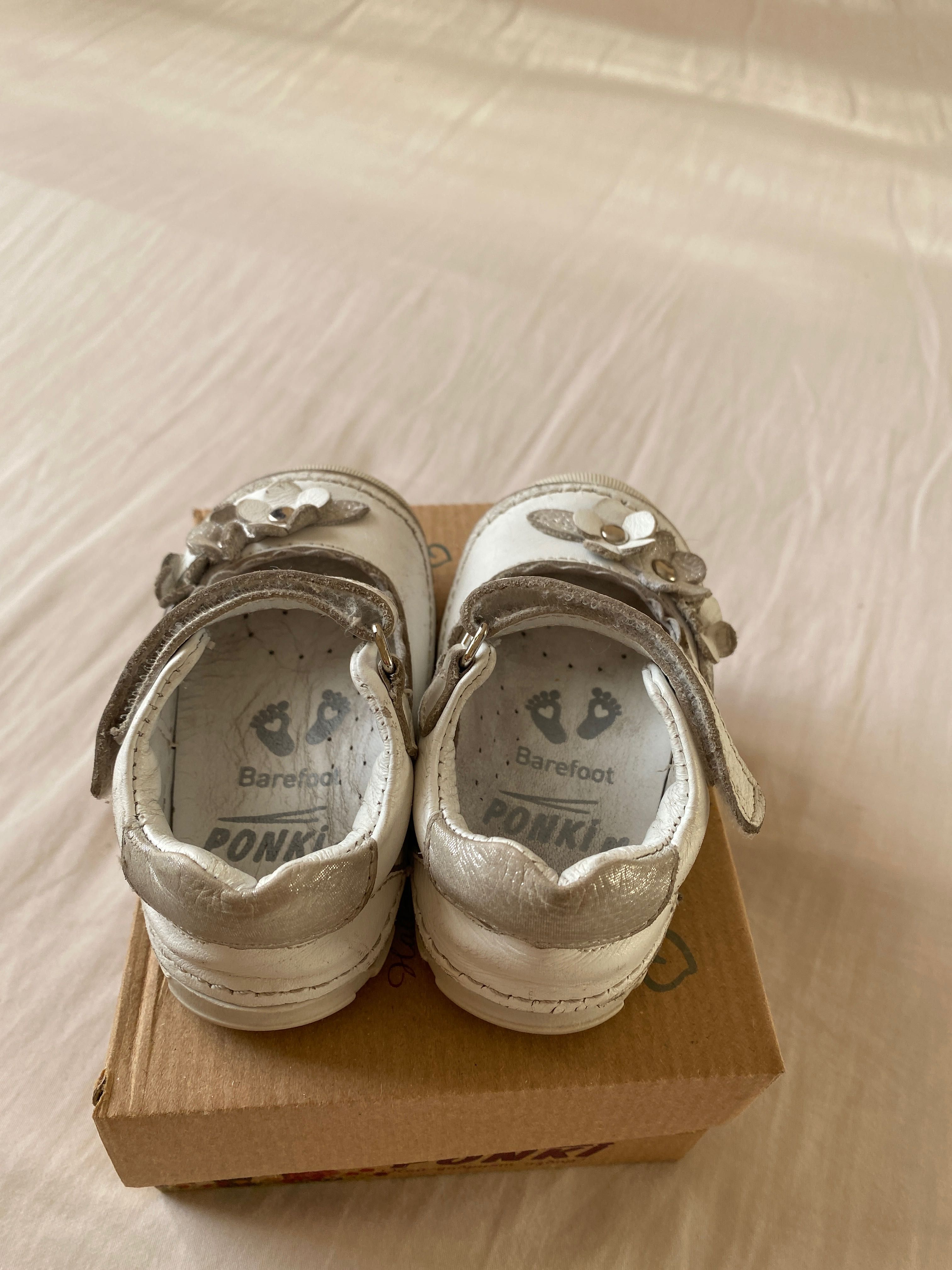 Бебешки обувки сандали PONKI BAREFOOT бели
