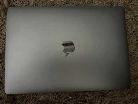 Macbook Pro Touchbar, 2018, 13", i5, 235gb SSD, 8GB Ram (NOU!)