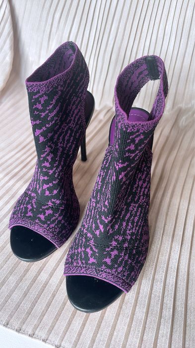 Zara токчета 37 номер