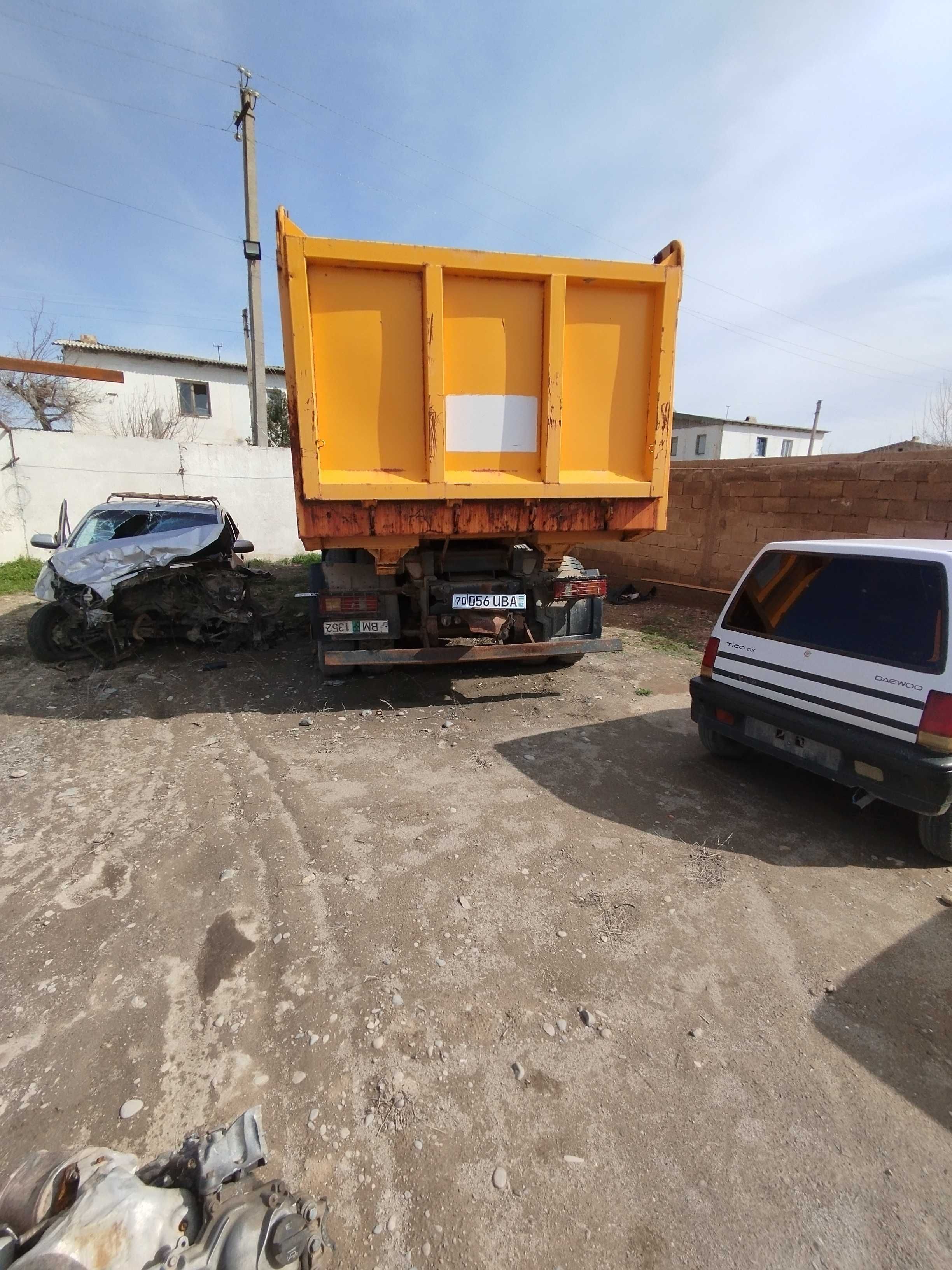 Muborak tumanida Maz rusumli yuk avtotransporti sotiladi
