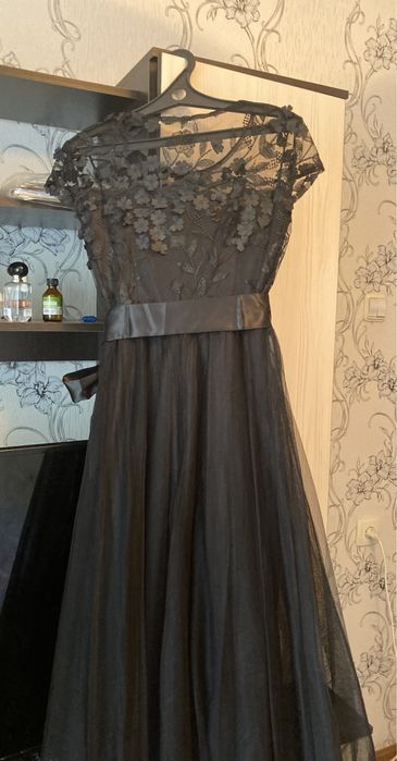 Вечернее чёрное платье