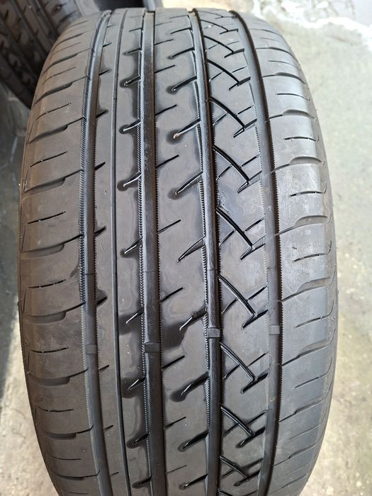 Vând 2 cauciucuri 225 55 R16 noi