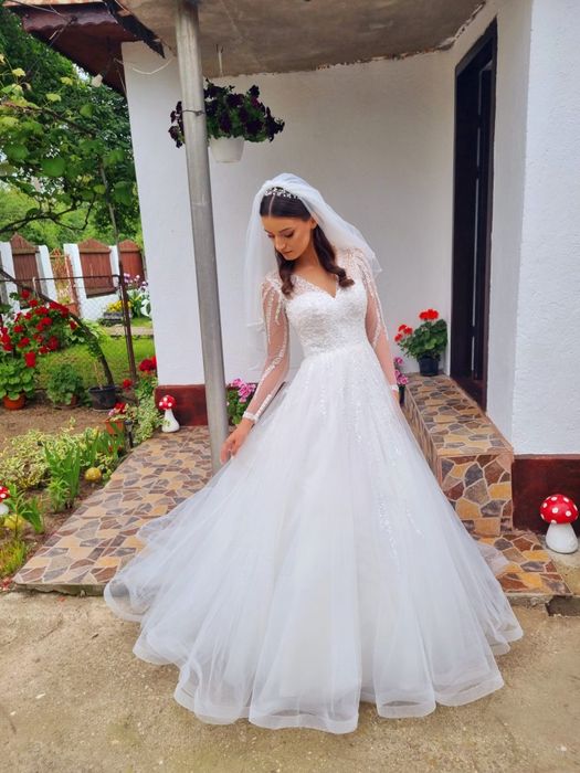 Vând rochie de mireasă