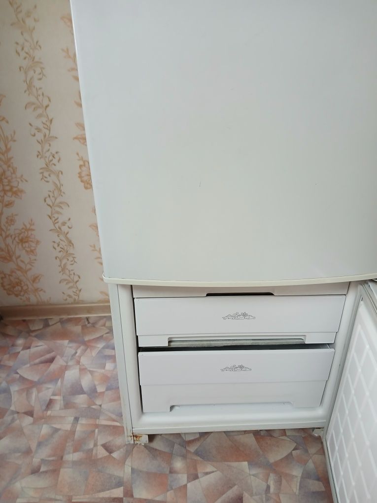 Холодильник бирюса