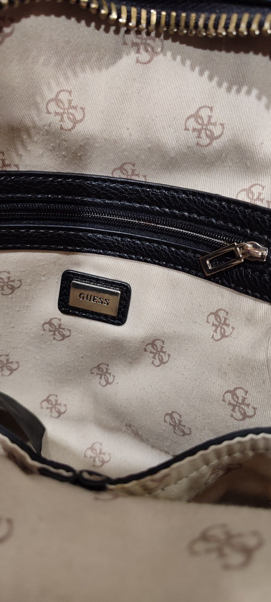 Дамска раница GUESS