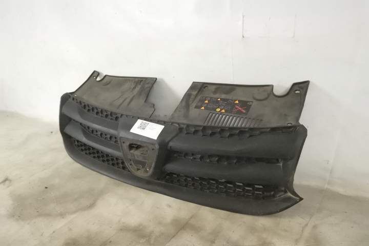 Grila Centrala Radiator Originala In Stare Buna  Dacia  Logan  2 [2013