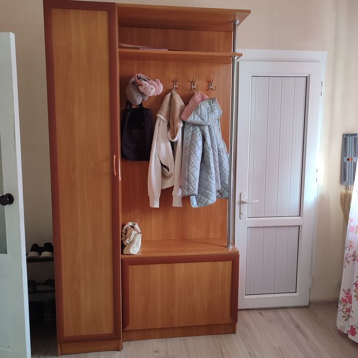 Продам шкаф в прихожую