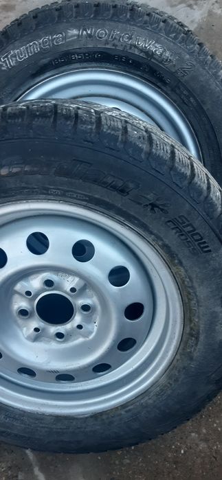 Продам шины шипованные , бу на железных дисках и без дисков