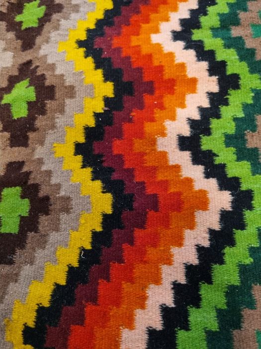 Vând covor tradițional.Dimens 1.20 pe 2m