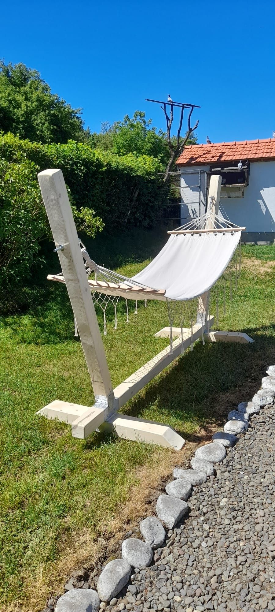 Vând hamac cu suport din lemn