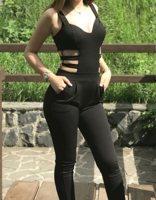 Salopetă neagră cu bretele