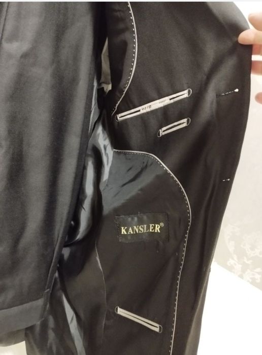 Продается мужской костюм