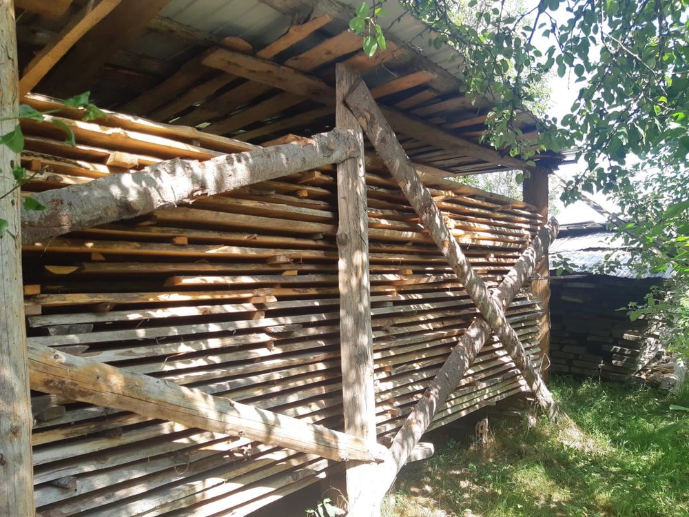 Vând grinzi masive, foştă și scândură-material, lemn nobil Douglas