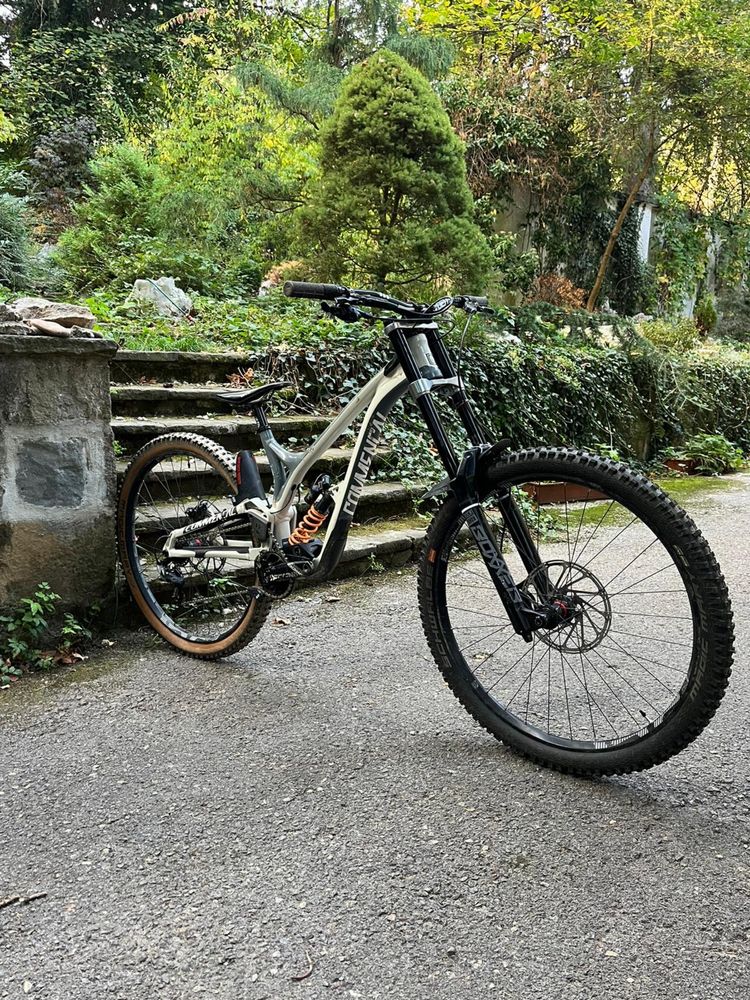 Commencal Supreme DH 29” V4.2 (М размер) - Без бартер и не на части!