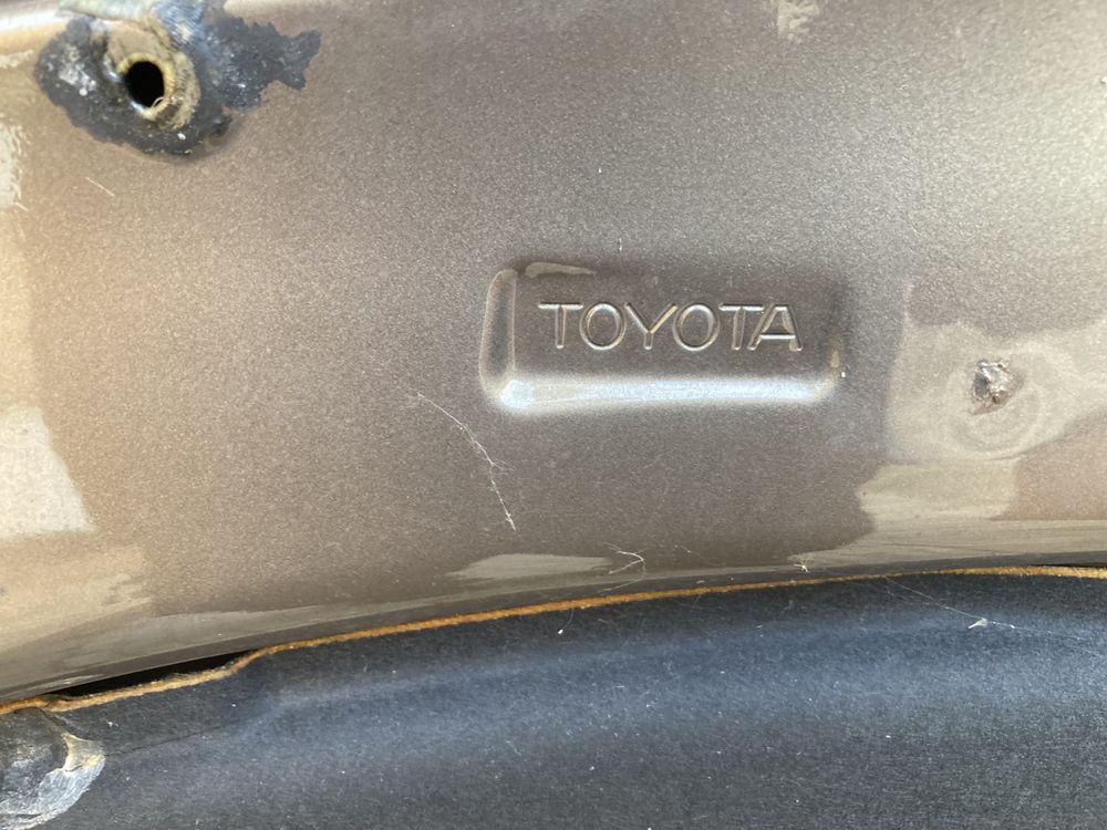 Преден капак за тойота авенсис/Toyota avensis T25 03-08г