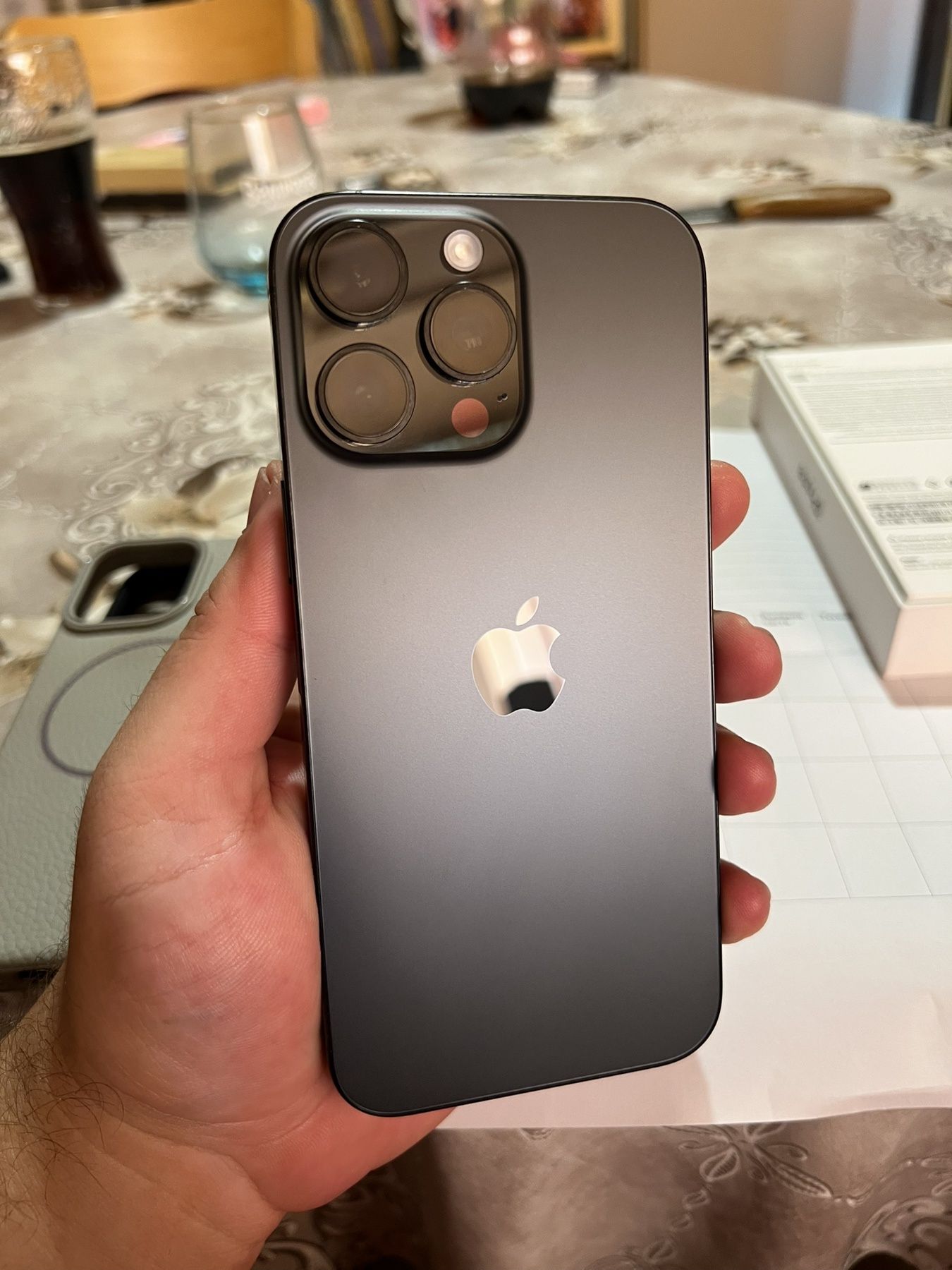 IPhone 16 Pro Max 256 gb Black! Като Нов! Гаранция!