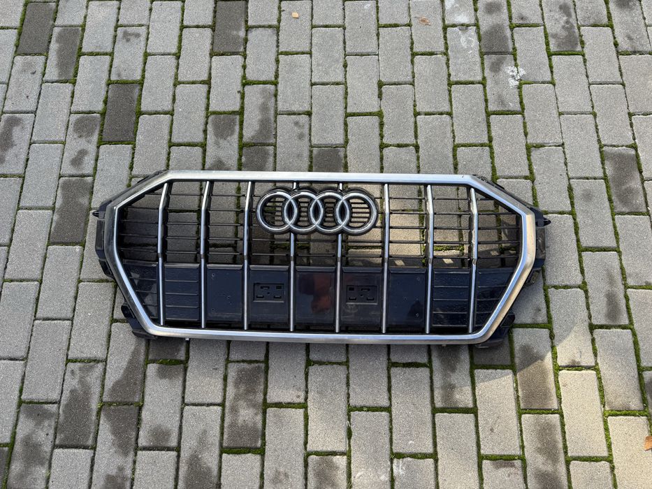 Audi q3 f3 предна решетка