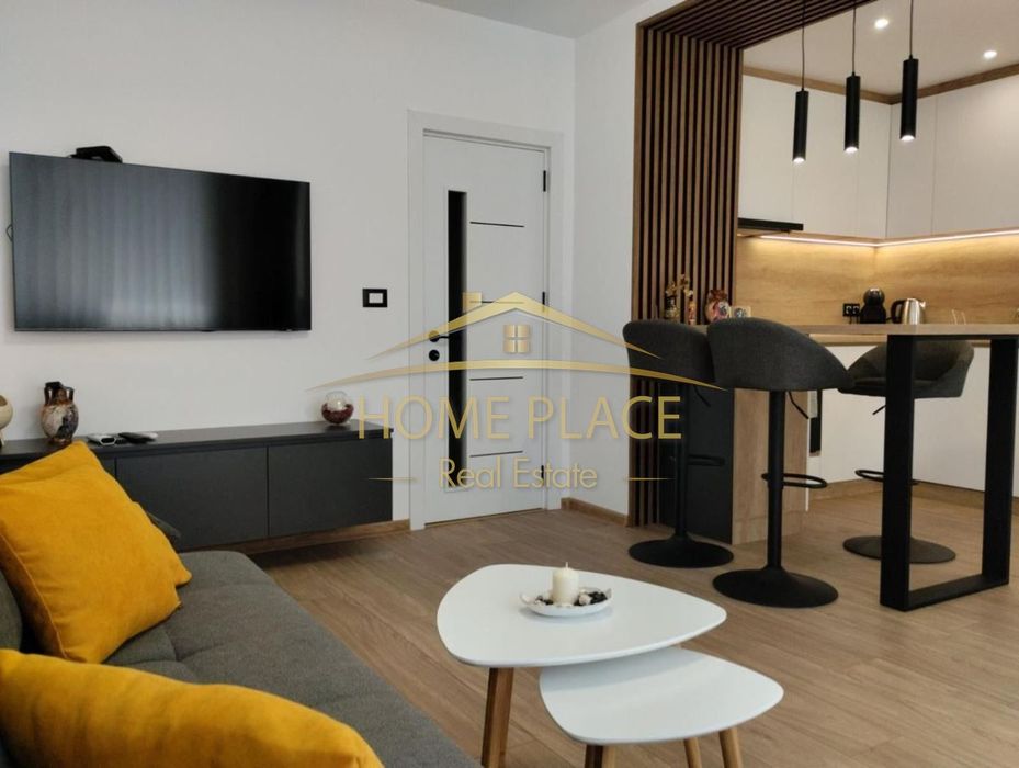 Дава се под наем Двустаен апартамент в Варна, Червен площад - 55 кв.м за 612 € - Снимка #1