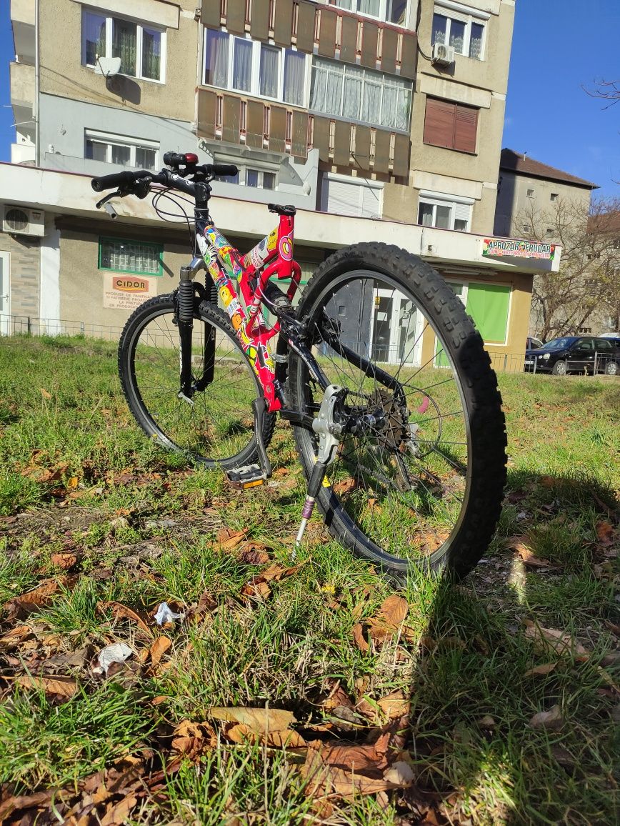 Bicicletă Mountain Bike