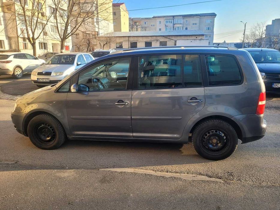 Volkswagen Touran / Highline / 1.9 - 105 Cp