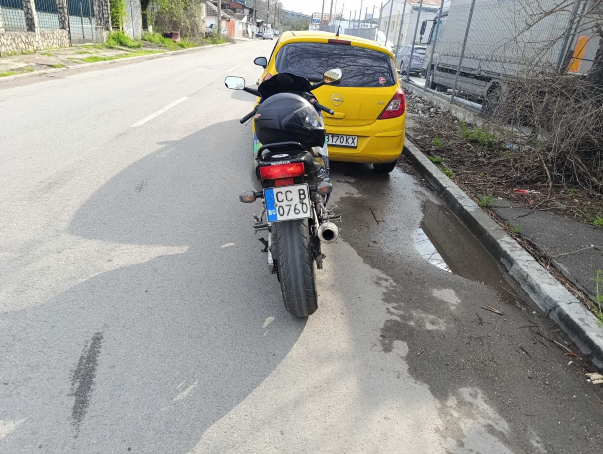 Honda.  Cbr 600 top