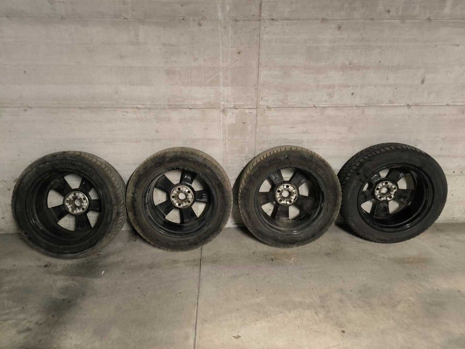 Toyota Оргинални  Алуминиеви джанти 215 60 R 17