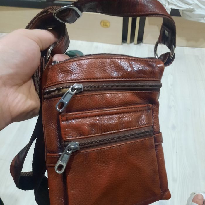 Кожный барсетка сатылады.