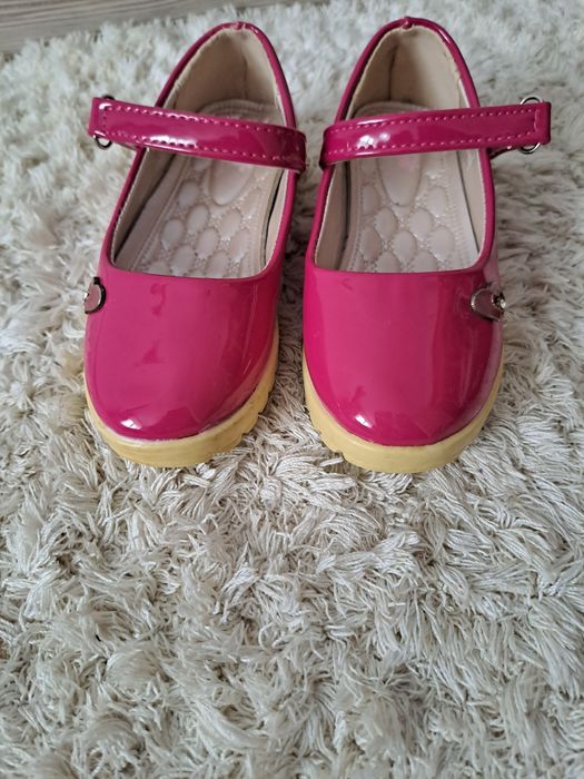 Pantofi marimea 22