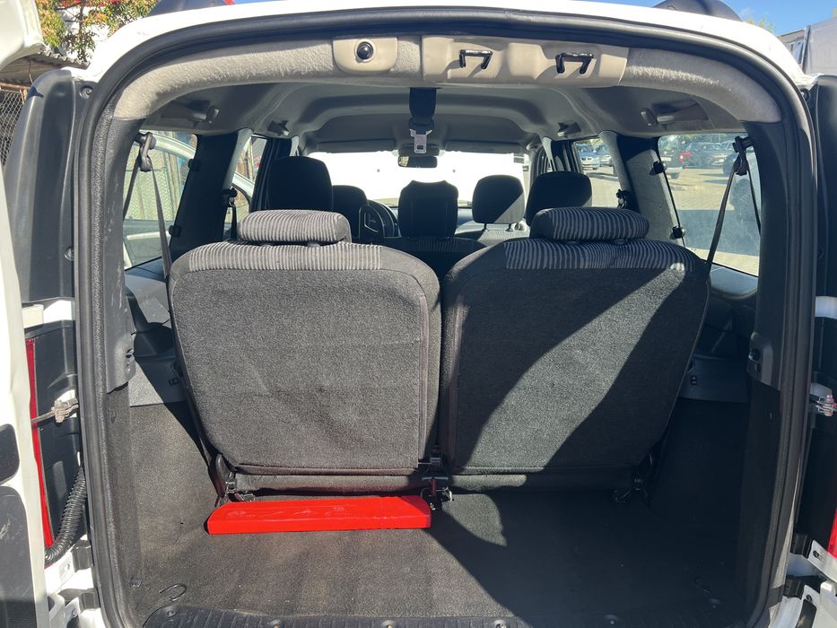 Vând Dacia Logan MCV 7locuri