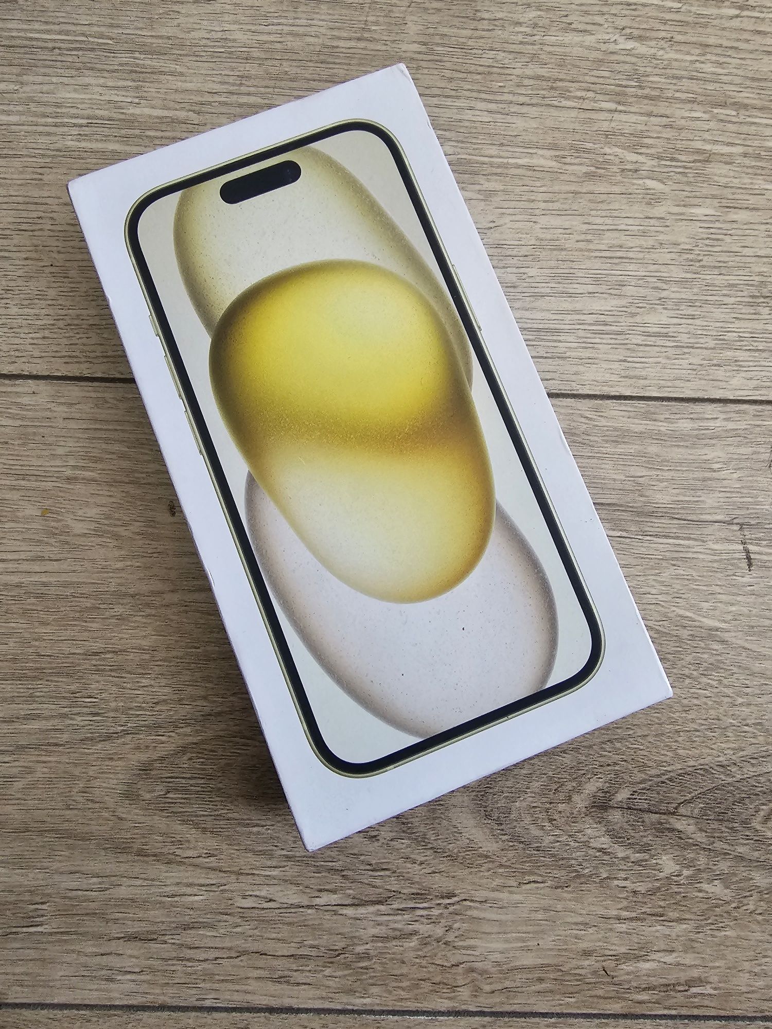 Iphone 15, 256gb, Yellow, garanție 12 luni, sigilat