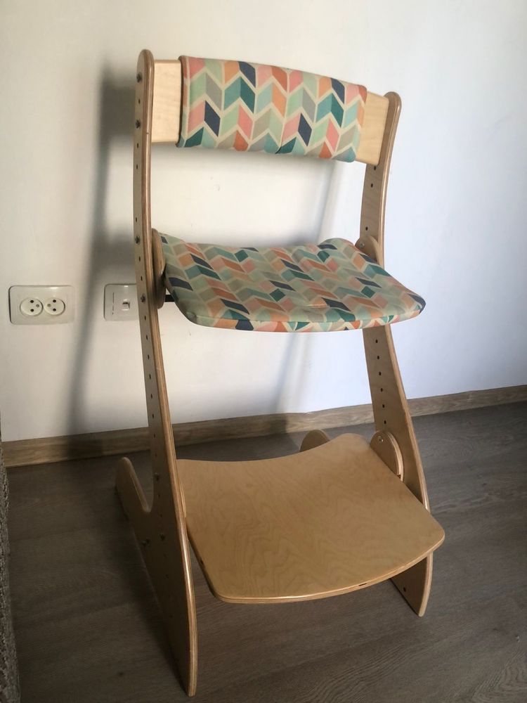 Продам стул растущий с чехлом в идеальном состоянии