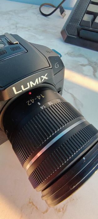 Vând aparat foto Panasonic lumix DMC-G6