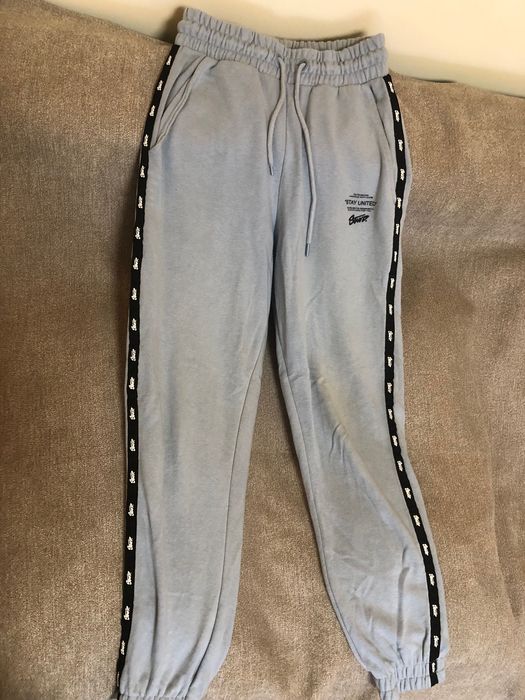 Vând pantaloni de trening dama