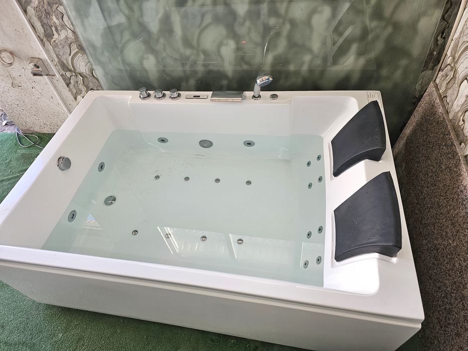 *Spa* Хидромасажна Вана (Джакузи) за Двама с Подгрев до 45°  1.80х1.20