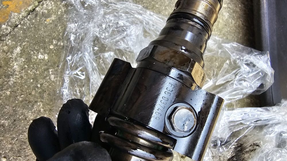 Injector Audi A4 2.0 diesel BLB, BMP