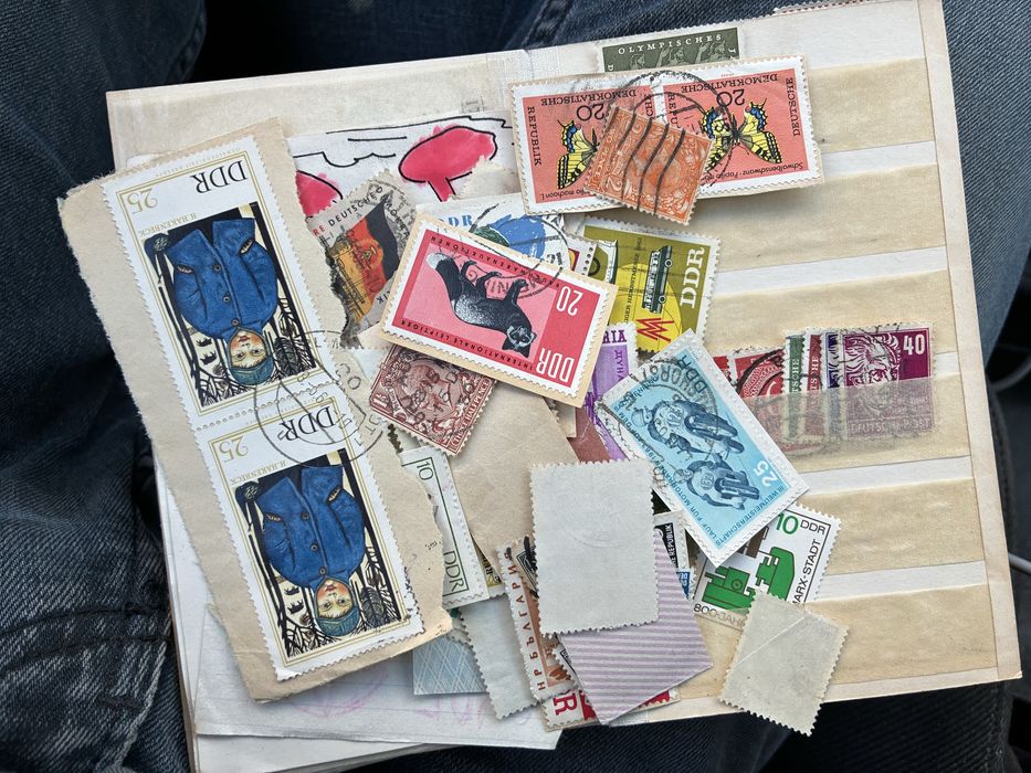 Класьор с пощенски марки