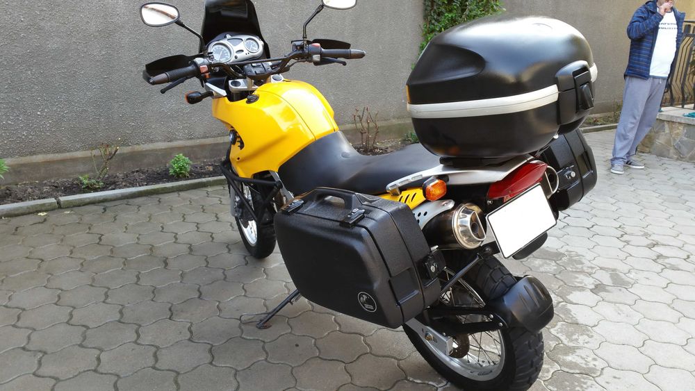 Vând motocicleta BMW F650gs