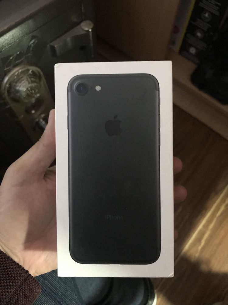 Iphone 7.   32gb