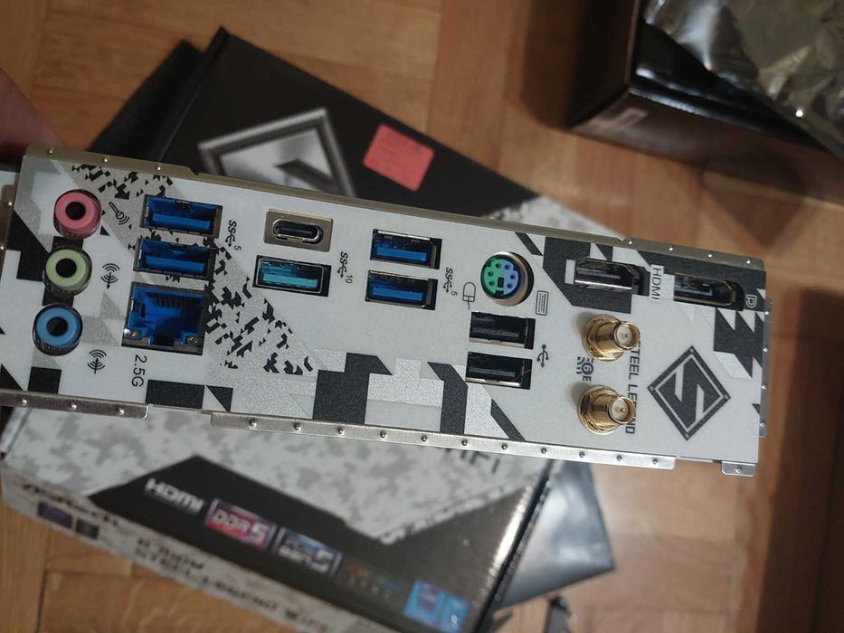 Intel Core i5 12600K + AsRock B760M Steel Legend Wi-Fi DDR5