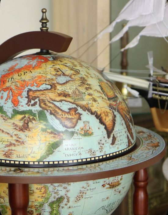 Глобус-бар напольный.