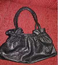 Дамска черна кожена чанта