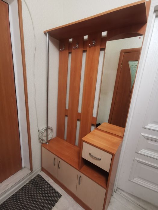 Продам прихожку (прихожую)