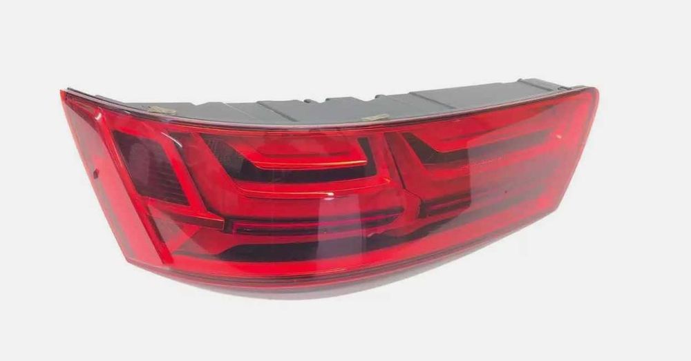Продавам OEM горен и долен десен стоп за Audi Q7 2016 - 2023 US/Canada