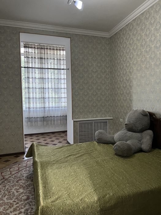 Сдам квартиру 4х комнатную на Шота Руставели