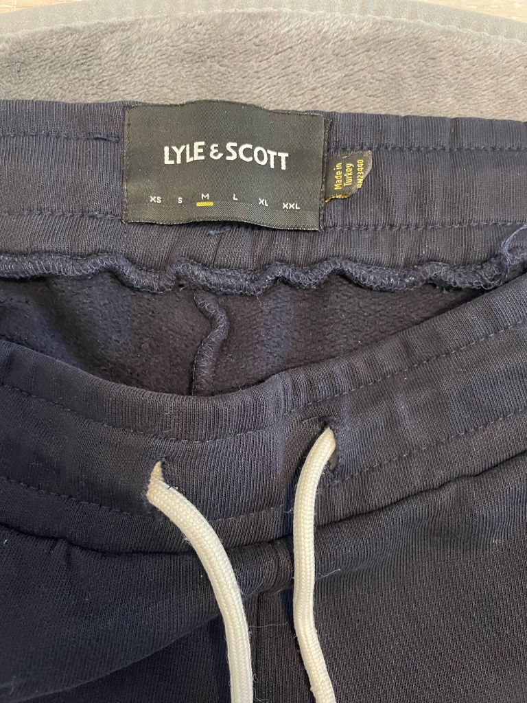 Pantaloni Lyle and Scott mărimea S/M