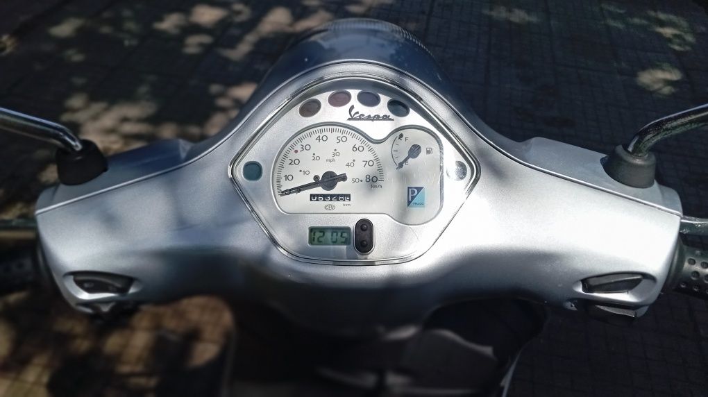 Скутер Веспа Vespa 50lx