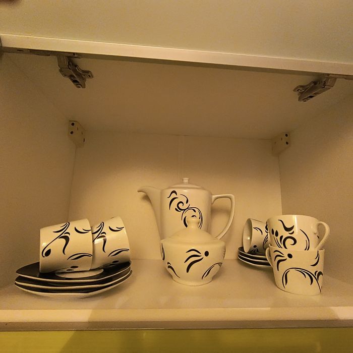 Set cești, farfurii, zaharniță, ceainic