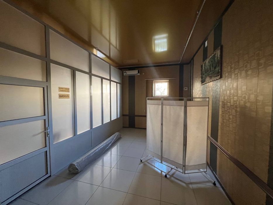 Noturar bino sotiladi